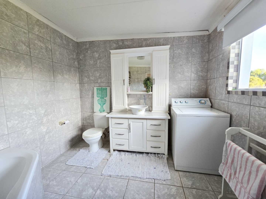 3 Bedroom Property for Sale in Stilbaai Western Cape